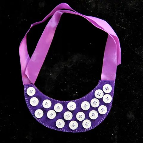 Imagen Collar de botones violeta